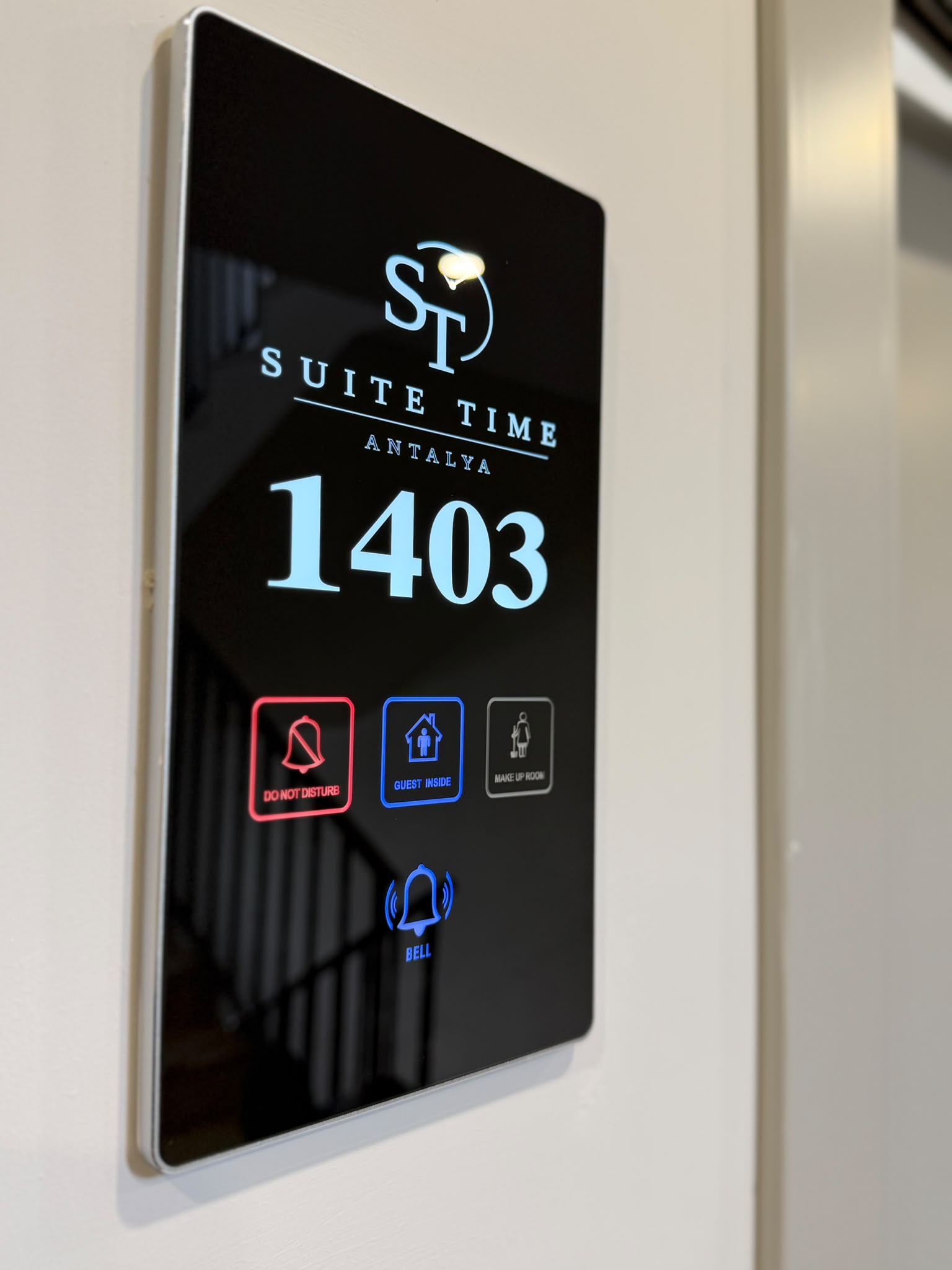 Suite Time · Oda girişindeki detaylar